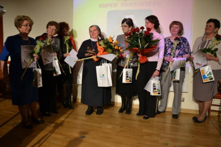 Forum Kobiet wręczyło na zamku Super Pantofelka