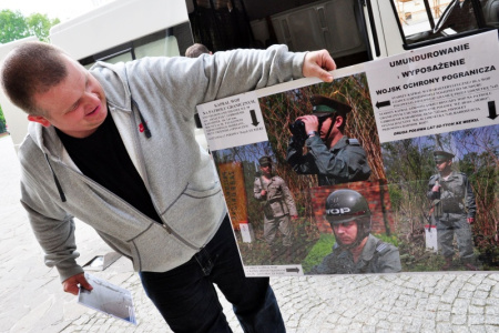 Strażnicy graniczni przywieźli już na zamek szlaban