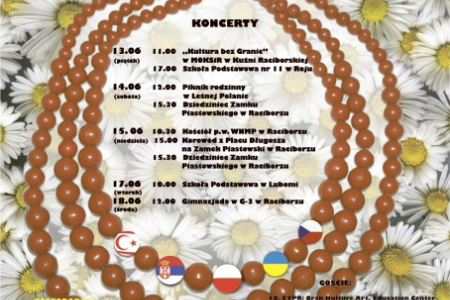 Barwy folkloru na zamkowej scenie
