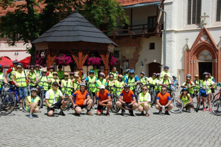 Uczestnicy projektu Przez sport do zdrowia zwiedzili zamek