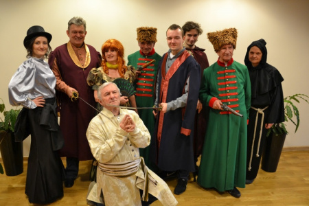 Amatorski Teatr dla Dorosłych na Zamku przygotowuje premierę sztuki „Falbanka i szabelka”