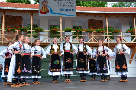 Barwy folkloru ponownie na zamkowej scenie
