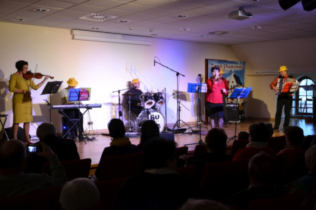 Koncert zespołu „60 plus” na Zamku Piastowskim