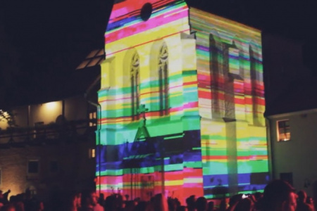 Przepiękny mapping 3D kaplicy zamkowej na Intro Electronic Music Festival