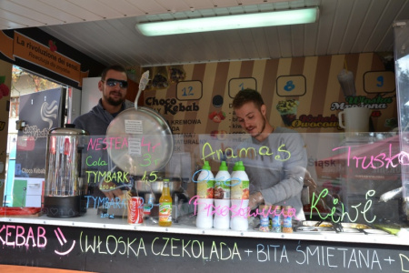 Zlot food trucków na Zamku Piastowskim - dzień pierwszy