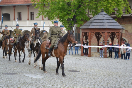 Piknik z ułanami na Zamku Piastowskim za nami