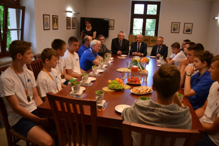 Zawodnicy SALOS Pogrzebień na Zamku Piastowskim w Raciborzu