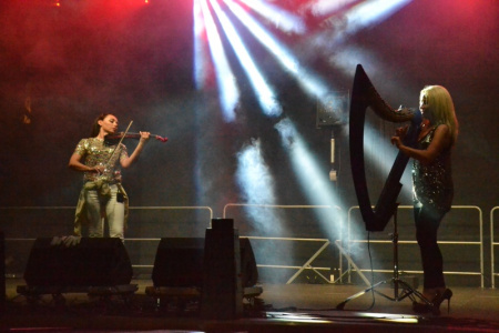 Wyjątkowy koncert Electrica Duo - Kasia & Paula oraz show muzyczno-wizualny Kasia Szubert feat Visual Sensation na Zamku Piastowskim za nami
