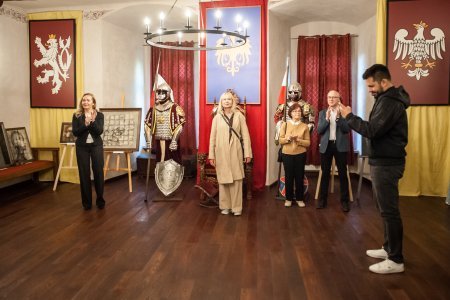 Ciemna noc duszy – wernisaż prac Jolanty Krzyżek na zamku
