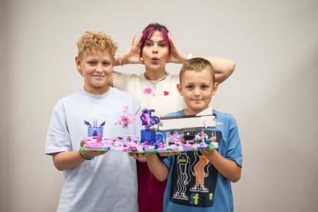 Ciocia od Klocków na Zamku Piastowskim. Warsztaty LEGO w ramach Wakacji w powiecie