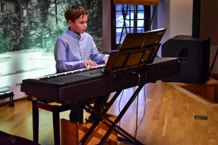 Muzyczne powitanie wiosny na Zamku Piastowskim &ndash; koncert uczni&oacute;w Ogniska Muzycznego Fulnart