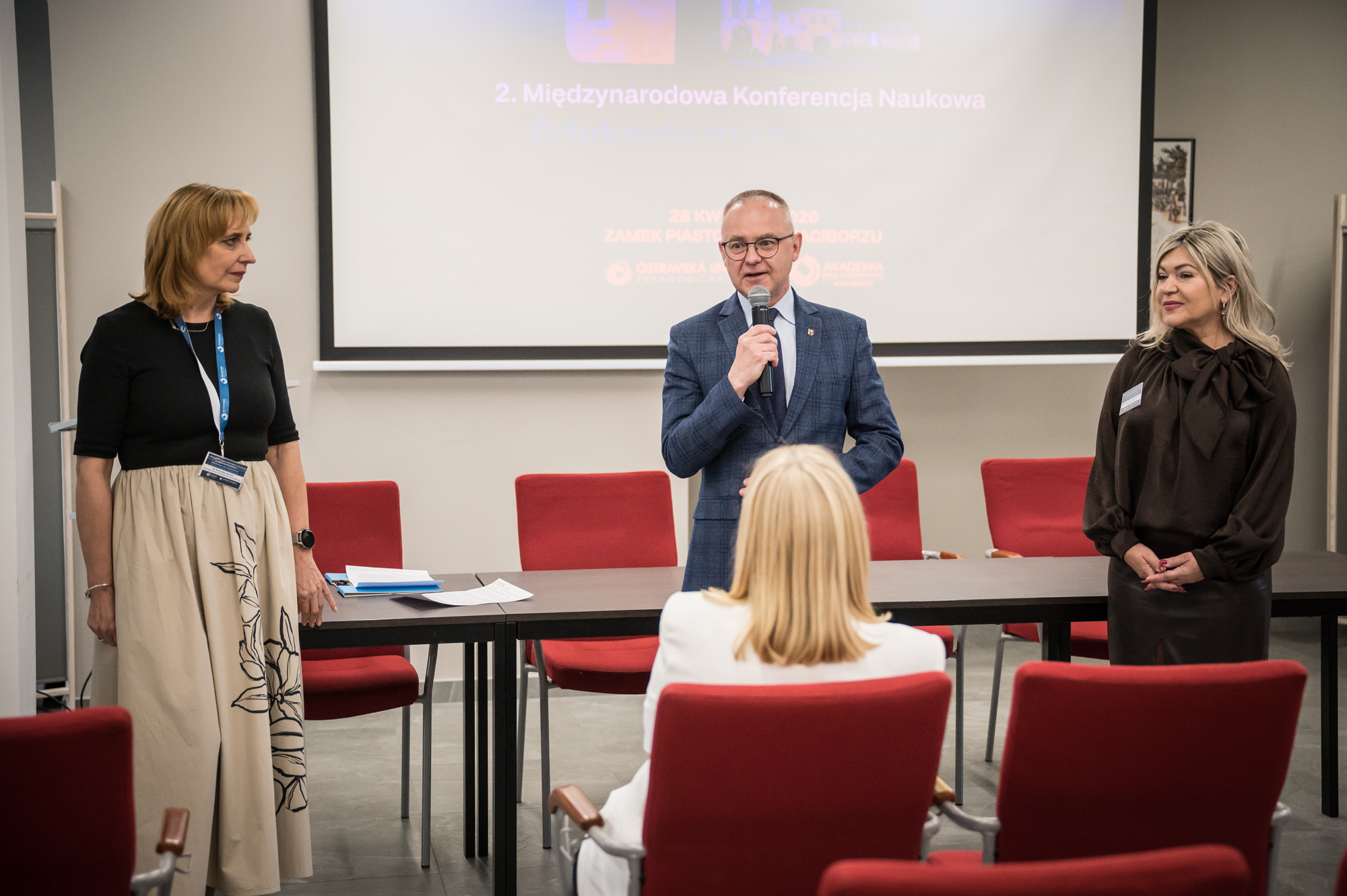 Na zdjęciu uczestnicy II Międzynarodowej Konferencji Naukowej Student&oacute;w Pedagogiki w Raciborzu