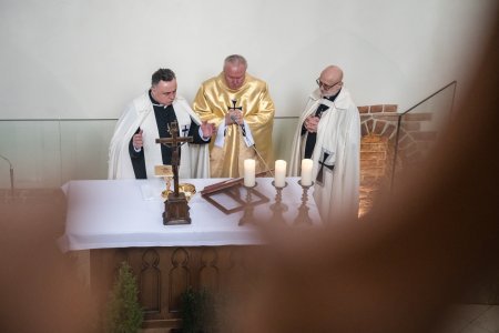 Wyjątkowa Msza Święta w kaplicy zamkowej. Odprawili ją Krzyżacy 