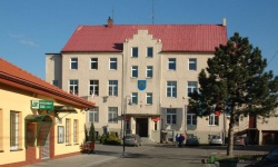 Budynek Urzędu Gminy w Pietrowicach Wielkich 