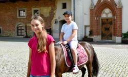 Hobby horse i konne przejażdżki na raciborskim zamku (13)