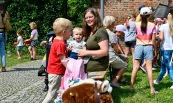 Hobby horse i konne przejażdżki na raciborskim zamku (14)