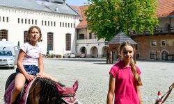 Hobby horse i konne przejażdżki na raciborskim zamku (31)