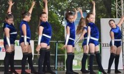 Taneczne podsumowanie roku szkolnego na zamkowej scenie (6)