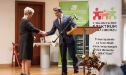 Jubileusz 10-lecia Stowarzyszenia SPEKTRUM. Konferencja na Zamku Piastowskim (16)