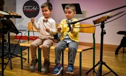 Muzyczne talenty na scenie Zamku Piastowskiego. Koncert uczniów ogniska muzycznego Fulnart (9)