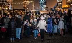 Bajkowy zamek znów przyciągnął tłumy. Na dziedziniec wjechał Święty Mikołaj w saniach (19)