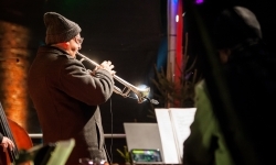 Jazzowa sobota i wiedeńska niedziela pełna zabaw. Trwa jarmark na Zamku Piastowskim (8)