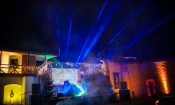 Muzyka elektroniczna zabrzmiała na zamku. Sobota to szemrane piosenki, niedziela show Muzyczna karuzela (5)