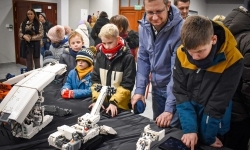 Niedziela na zamku na Zamku Piastowskim w Raciborzu: maszyny z klocków, zumba i koncerty (8)