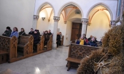 W zamkowej kaplicy wspomniano jej patrona, świętego Tomasza Becketa (3)