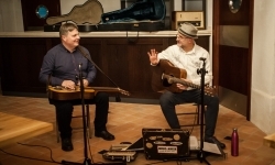 Gospelblues evening w raciborskim Zamku Piastowskim. Fani bluesa wypełnili piwnicę słodowni (10)