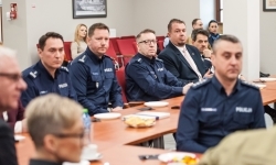 Policja skorzystała z gościnności Powiatu Raciborskiego – roczna odprawa w Zamku Piastowskim (13)