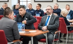 Policja skorzystała z gościnności Powiatu Raciborskiego – roczna odprawa w Zamku Piastowskim (20)