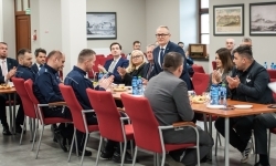 Policja skorzystała z gościnności Powiatu Raciborskiego – roczna odprawa w Zamku Piastowskim (2)