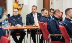 Policja skorzystała z gościnności Powiatu Raciborskiego – roczna odprawa w Zamku Piastowskim (4)