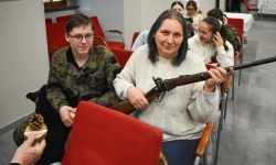 Zapachy lasu i militaria na Zamku Piastowskim. Zamkowa niedziela z przyrodą i historią (17)