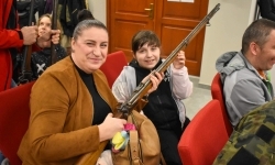 Zapachy lasu i militaria na Zamku Piastowskim. Zamkowa niedziela z przyrodą i historią (2)