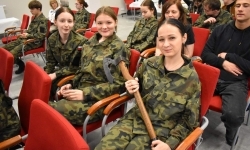 Zapachy lasu i militaria na Zamku Piastowskim. Zamkowa niedziela z przyrodą i historią (4)