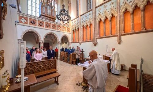 Comiesięczna msza w kaplicy zamkowej nawiązała do 1000-lecia koronacji Bolesława Chrobrego