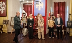 Ciemna noc duszy – wernisaż prac Jolanty Krzyżek na zamku (1)