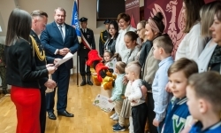 Dzień Strażaka 2025. Uroczystości powiatowe na Zamku Piastowskim w Raciborzu (5)