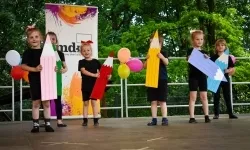 Rodzinne świętowanie z MDK na dziedzińcu Zamku Piastowskiego w Raciborzu (20)