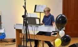 Młodzi artyści na scenie domu książęcego Zamku Piastowskiego (8)