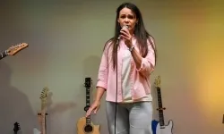 Młodzi artyści na scenie domu książęcego Zamku Piastowskiego (5)