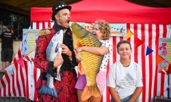 Magia teatru na dziedzińcu Zamku Piastowskiego. Teatr Jednej Miny porwał najmłodszych widzów (11)