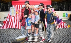 Magia teatru na dziedzińcu Zamku Piastowskiego. Teatr Jednej Miny porwał najmłodszych widzów (15)