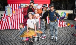 Magia teatru na dziedzińcu Zamku Piastowskiego. Teatr Jednej Miny porwał najmłodszych widzów (17)