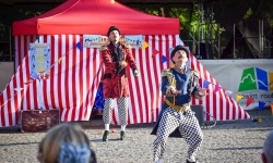 Magia teatru na dziedzińcu Zamku Piastowskiego. Teatr Jednej Miny porwał najmłodszych widzów (6)