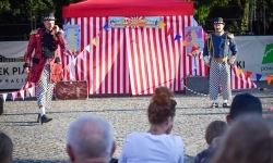 Magia teatru na dziedzińcu Zamku Piastowskiego. Teatr Jednej Miny porwał najmłodszych widzów (11)