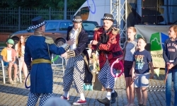 Magia teatru na dziedzińcu Zamku Piastowskiego. Teatr Jednej Miny porwał najmłodszych widzów (8)