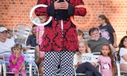 Magia teatru na dziedzińcu Zamku Piastowskiego. Teatr Jednej Miny porwał najmłodszych widzów (10)